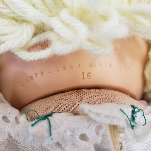 Cabbage Patch Kids Doll Head Mold 16 Blonde Hair Blue Eyes READ 16 Inch 1983 - Picture 10 of 16